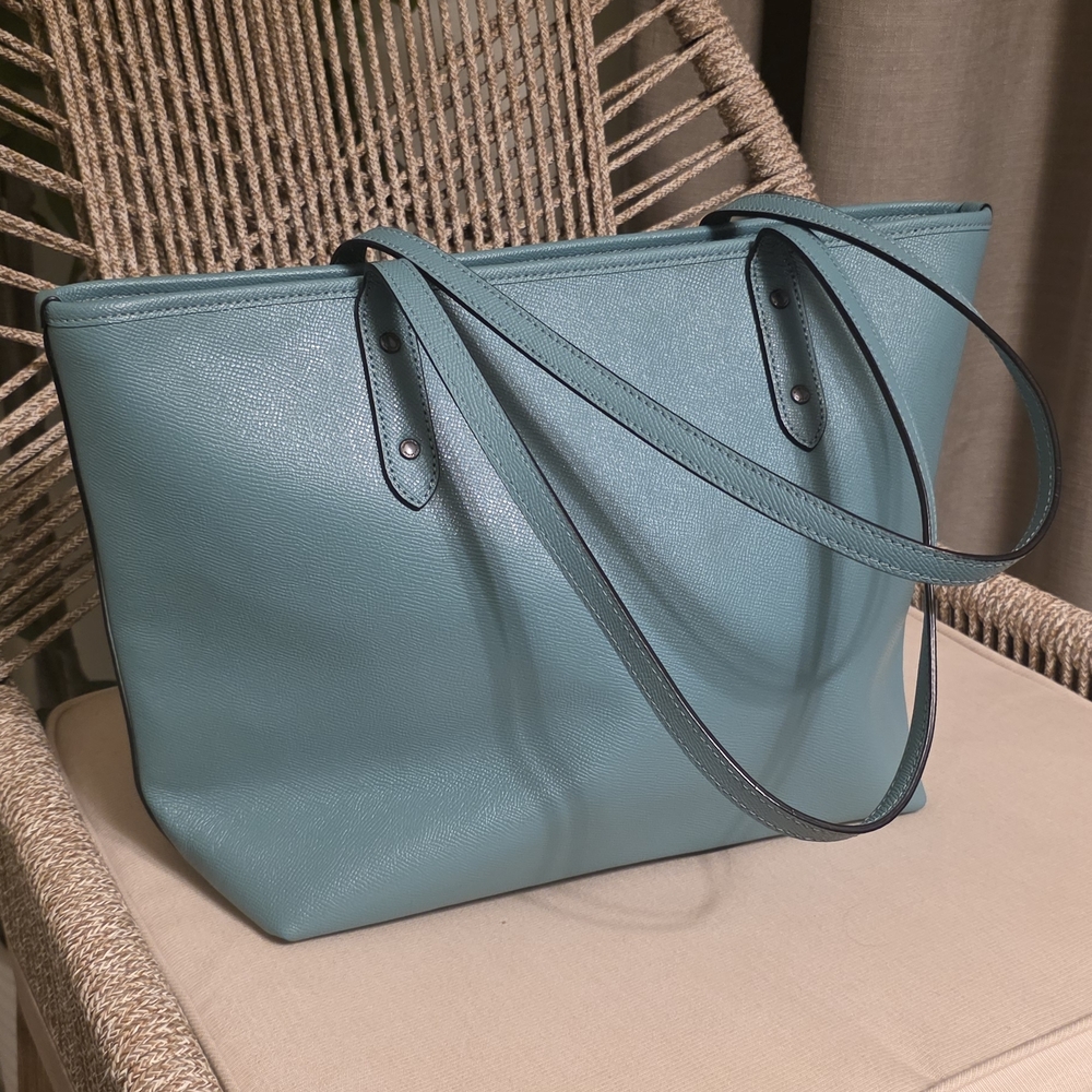 Coach Leather Blue Tote Bag Gunmetal Hardware - Picture 2 of 7